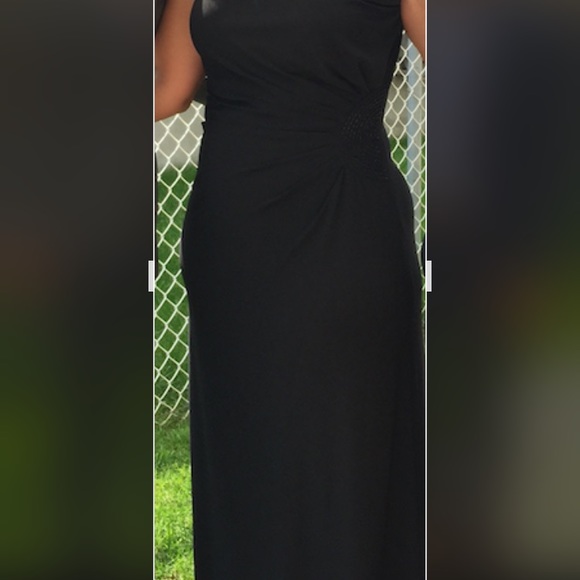 Evening dress - Picture 6 of 15